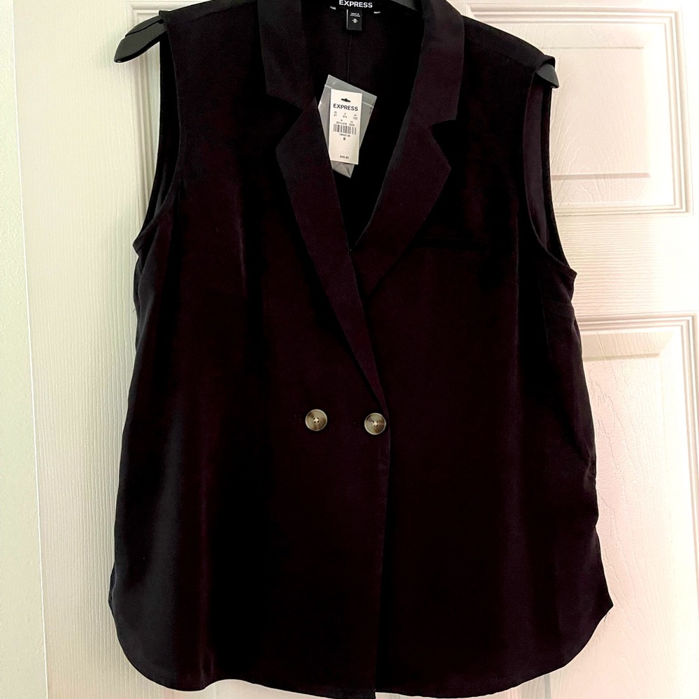 Express NWT , black lightweight top